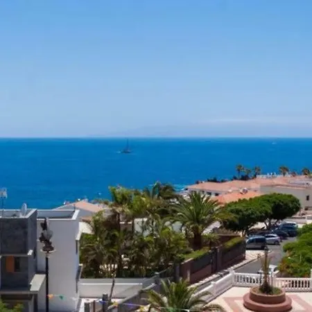 Avenida * Puerto de Santiago (Tenerife)